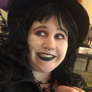 Meet your Posher, Rebekah